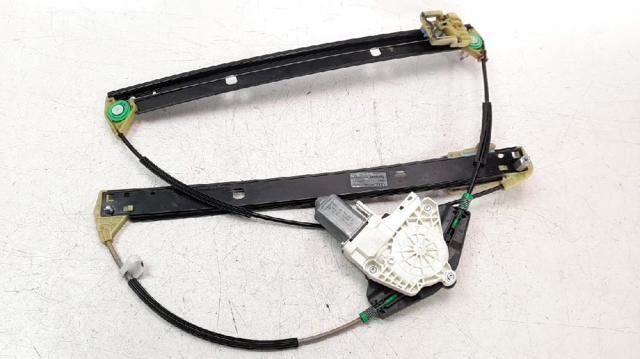 Mechanizm podnoszenia szyby drzwi przednich prawych 8R0837462G VAG
