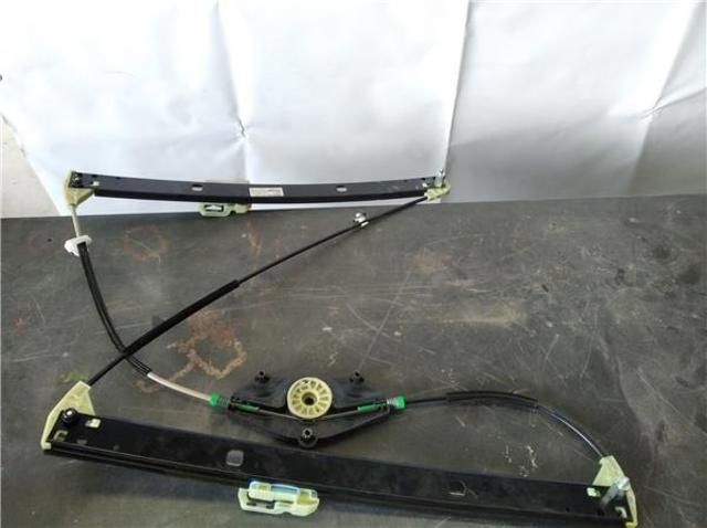 Mechanizm podnoszenia szyby drzwi przednich prawych 8R0837462J VAG