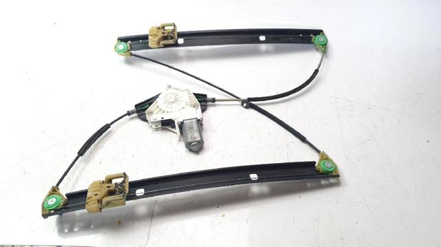Mechanizm podnoszenia szyby drzwi przednich prawych 8R0837462K VAG