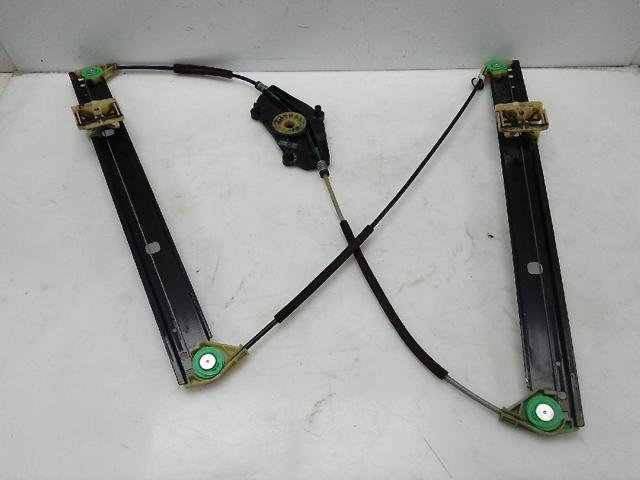 Mechanizm podnoszenia szyby drzwi przednich prawych 8R0837462K VAG