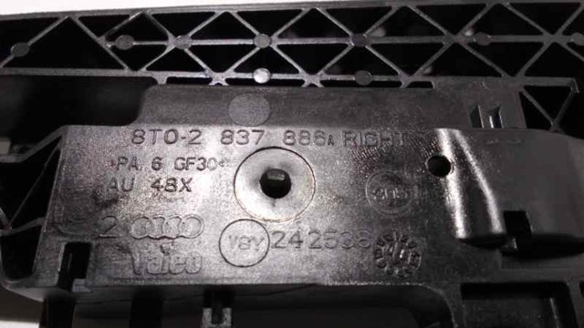 Pałąk zewnętrznej klamki drzwi tylnych prawych 8T02837886 VAG