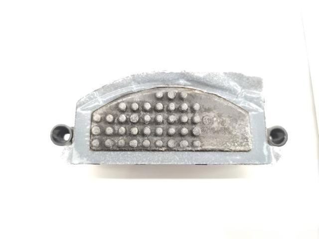 Rezystor wentylatora nagrzewnicy (ogrzewacza kabiny) 8T0820521 VAG