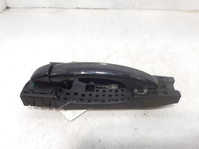 Pałąk zewnętrznej klamki drzwi tylnych lewych 8T0837885A VAG