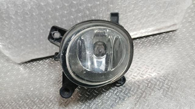 Lampa przeciwmgielna lewa 8T0941699 VAG