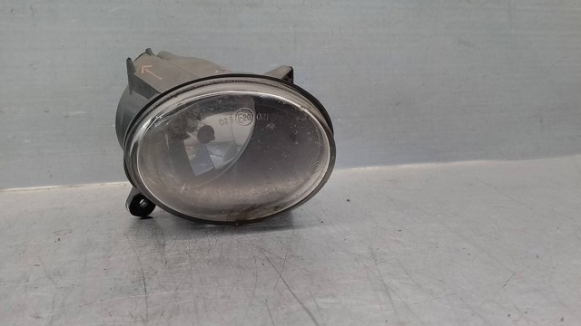 Lampa przeciwmgielna prawa 8T0941700A VAG