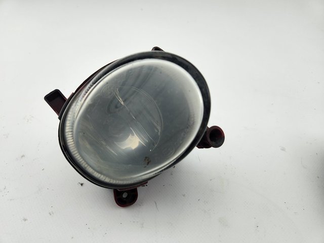 Lampa przeciwmgielna prawa 8T0941700E VAG
