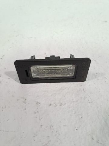 Lampa oświetlenia tylnej tablicy rejestracyjnej 8T0943021 VAG
