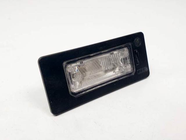 Lampa oświetlenia tylnej tablicy rejestracyjnej 8T0943021 VAG