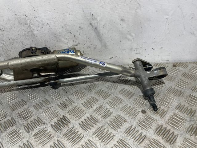 Silniczek wycieraczki szyby przedniej 8T1617508AA FORD