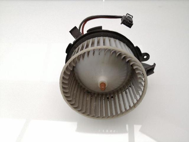 Silniczek wentylatora nagrzewnicy (ogrzewacza wnętrza) 8T1820021 VAG