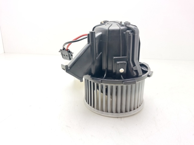 Silniczek wentylatora nagrzewnicy (ogrzewacza wnętrza) 8T1820021 VAG