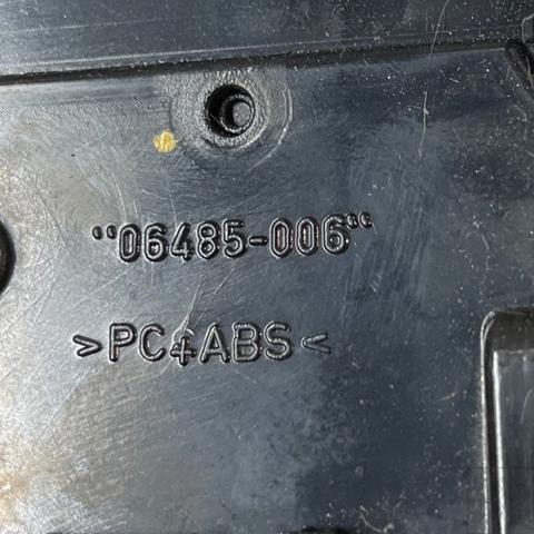Kratka wentylacji wnętrza na "torpedo" 8T1820951EWVF VAG