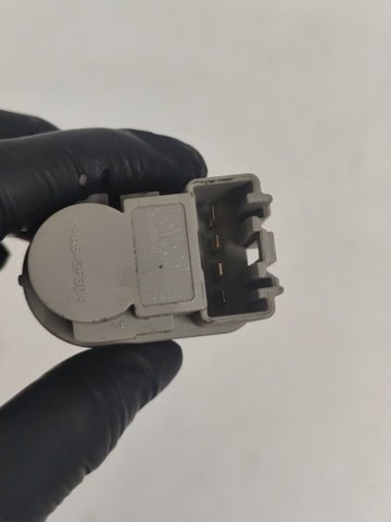 Czujnik włącznika świała stop 8T4T96854AA FORD