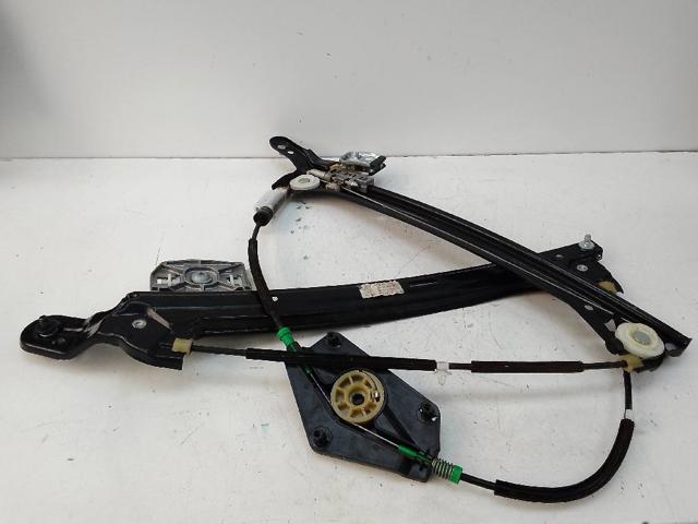 Mechanizm podnoszenia szyby drzwi przednich lewych 8T8837461 VAG