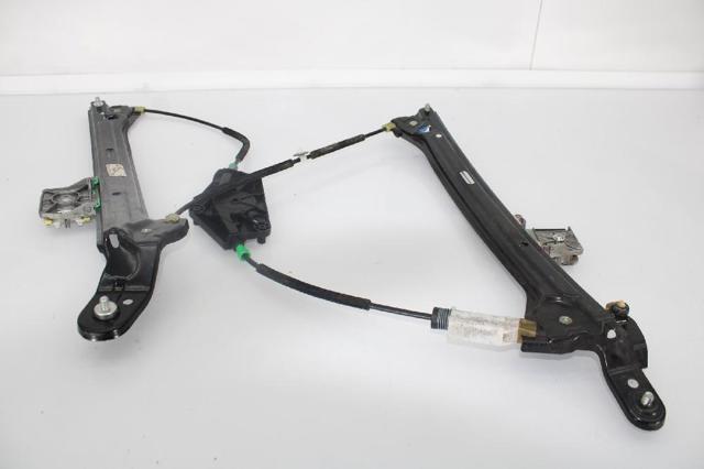 Mechanizm podnoszenia szyby drzwi przednich lewych 8T8837461A VAG