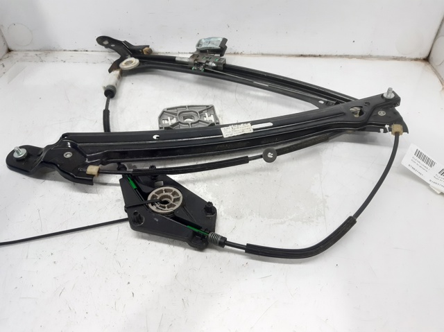 Mechanizm podnoszenia szyby drzwi przednich lewych 8T8837461B VAG