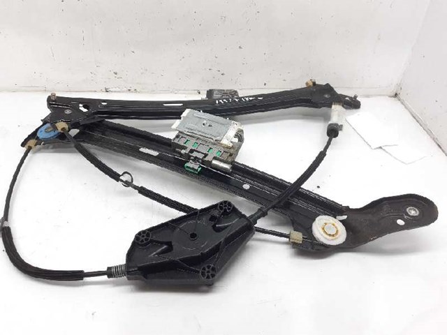 Mechanizm podnoszenia szyby drzwi przednich lewych 8T8837461B VAG