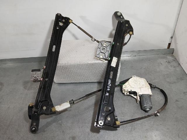 Mechanizm podnoszenia szyby drzwi przednich prawych 8T8837462B VAG