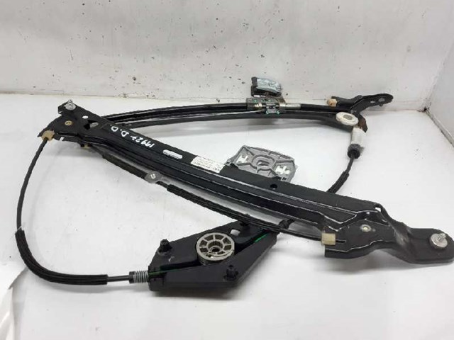 Mechanizm podnoszenia szyby drzwi przednich prawych 8T8837462B VAG