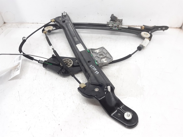 Mechanizm podnoszenia szyby drzwi przednich prawych 8T8837462B VAG