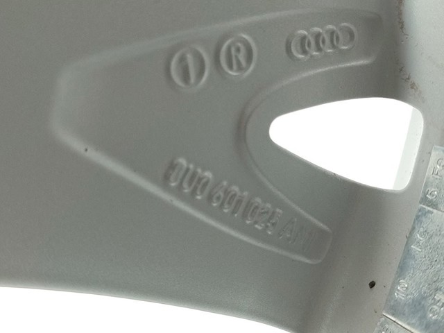 8U0601025AM VAG