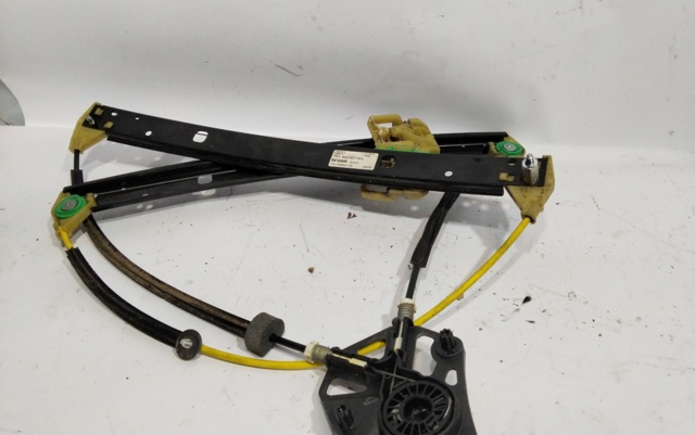 Mechanizm podnoszenia szyby drzwi przednich prawych 8U0837462 VAG