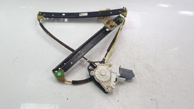 Mechanizm podnoszenia szyby drzwi przednich prawych 8U0837462 VAG