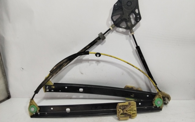 Mechanizm podnoszenia szyby drzwi przednich prawych 8U0837462 VAG