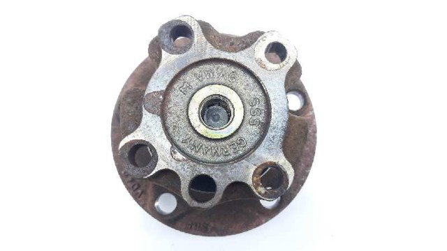 Piasta przednia 8V0598625 VAG