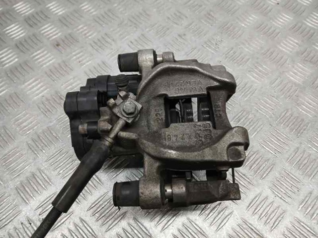 8V0615423D VAG