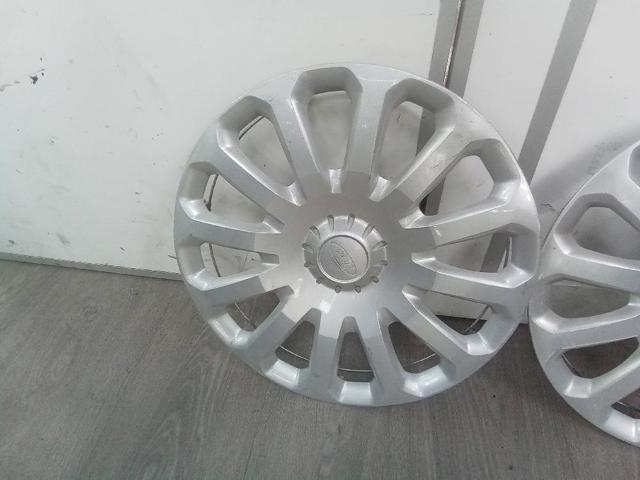 Kołpak do obręczy koła Ford Fiesta CB1