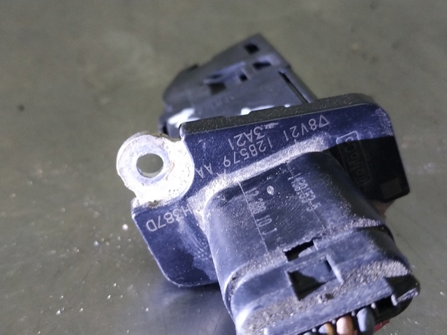 8V2112B579AA Land Rover