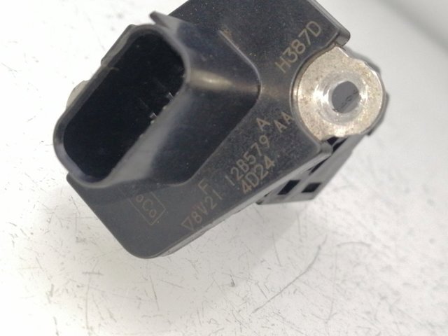 8V2112B579AA Land Rover