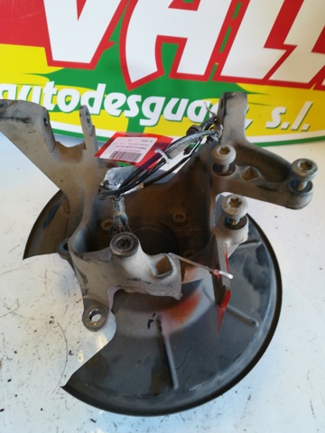 Czop (zwortnica) tylny lewy 8V415A969BA FORD