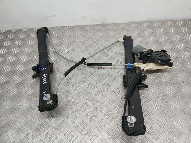 Mechanizm podnoszenia szyby drzwi przednich lewych 8V4837461 VAG