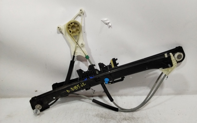 Mechanizm podnoszenia szyby drzwi przednich prawych 8V4837462 VAG