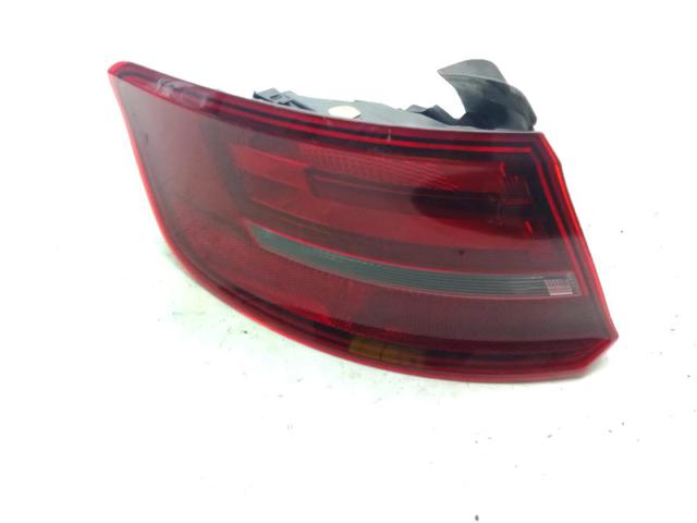 Lampa zespolona tylna lewa zewnętrzna 8V4945095 VAG