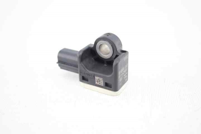 8V4T14B006AA Ford