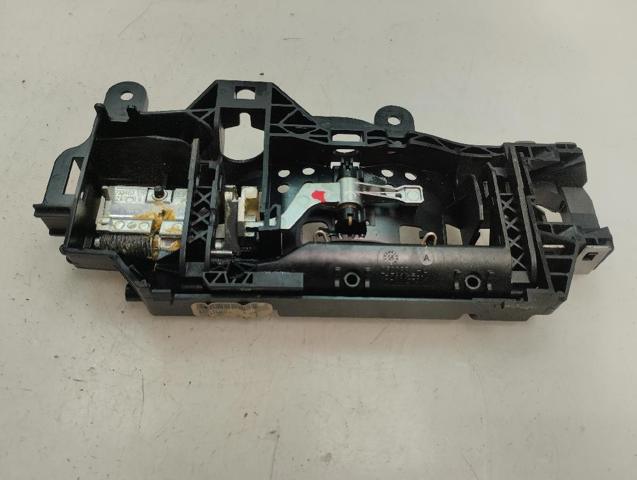 Pałąk zewnętrznej klamki drzwi przednich lewej 8W01837811A VAG