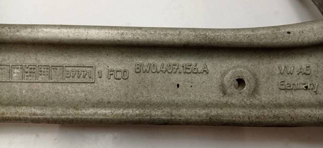 Wahacz zawieszenia przedniego dolny prawy 8W0407156A VAG