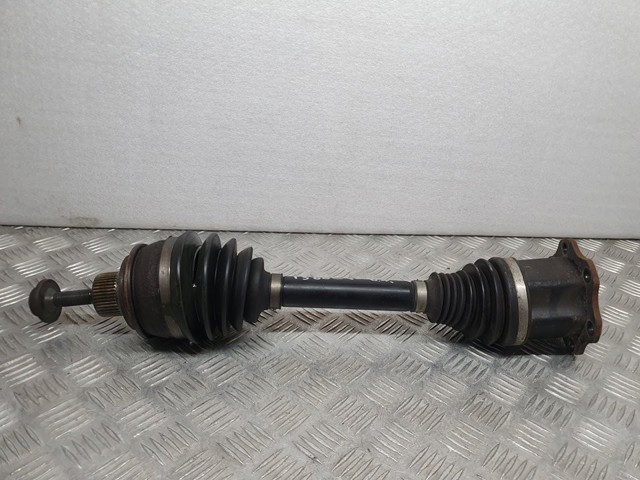 Półoś napędowa przednia 8W0407271F VAG