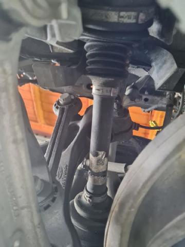 Półoś napędowa przednia 8W0407271G VAG