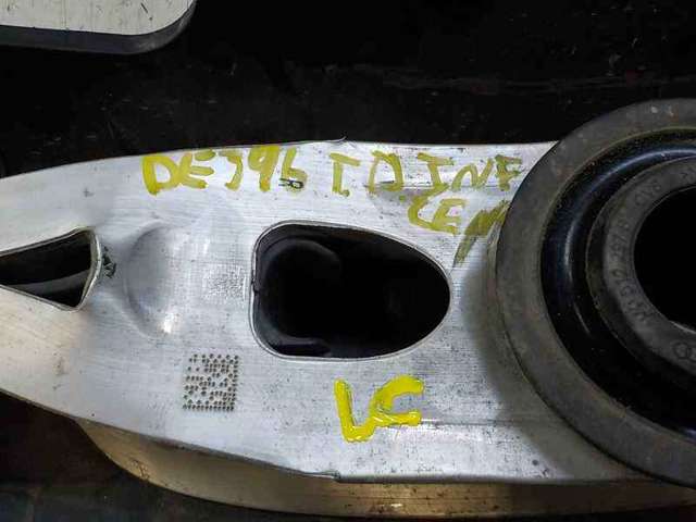 Wahacz zawieszenia tylnego dolny lewy/prawy 8W0505311H VAG