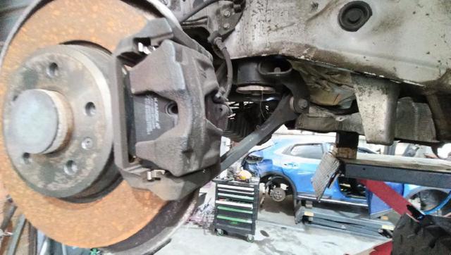 Zacisk hamulcowy tylny prawy 8W0615404MSL7 VAG