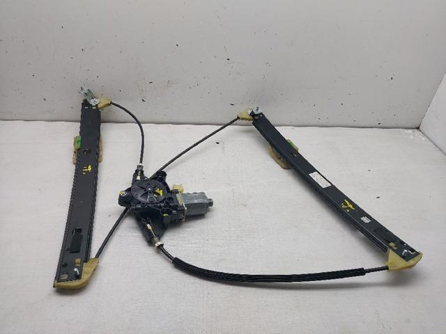 Mechanizm podnoszenia szyby drzwi przednich lewych 8W0837461 VAG