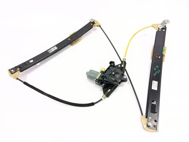 Mechanizm podnoszenia szyby drzwi przednich prawych 8W0837462 VAG