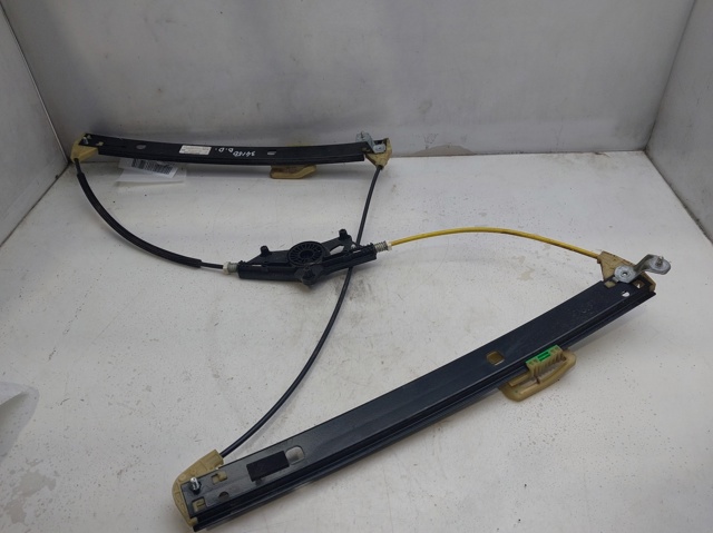Mechanizm podnoszenia szyby drzwi przednich prawych 8W0837462 VAG