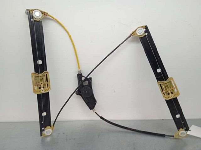 Mechanizm podnoszenia szyby drzwi przednich prawych 8W0837462 VAG
