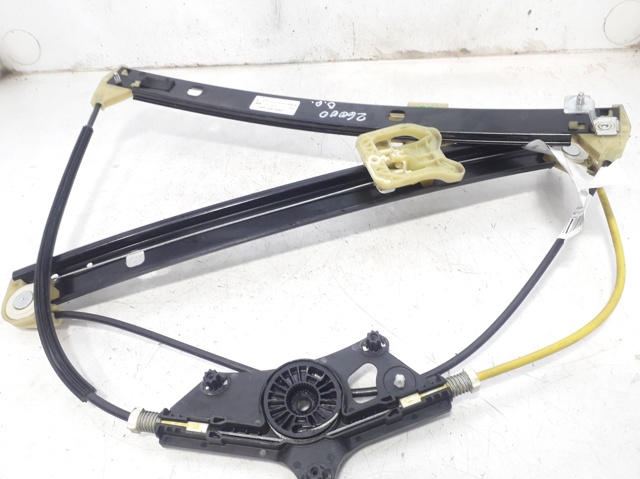 Mechanizm podnoszenia szyby drzwi przednich prawych 8W0837462 VAG