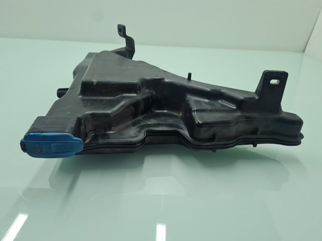 Zbiorniczek spryskiwacza szyb 8W0955451L VAG